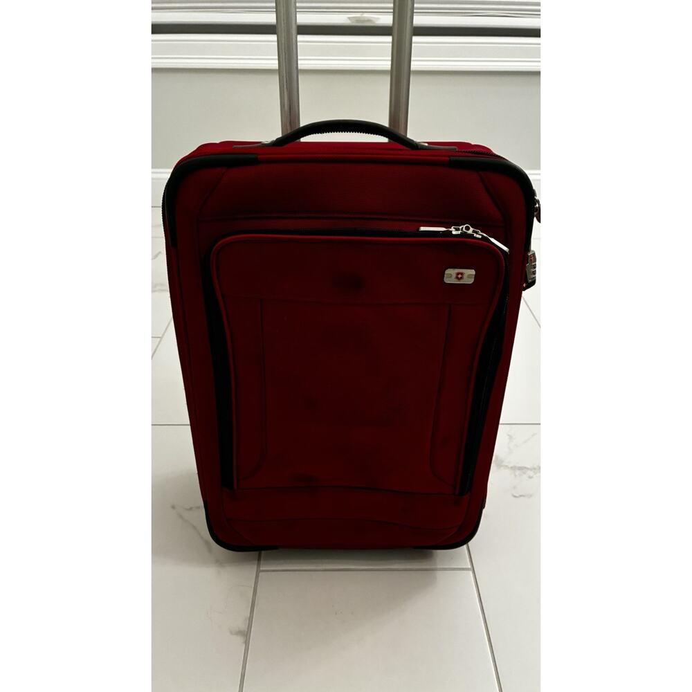 Victorinox Mobilizer NXT Red 22” Upright Wheeled Luggage Bag, Large